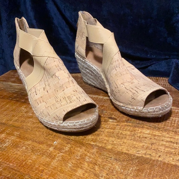 gentle souls Shoes - Gentle Souls Signature Wedge Sandals, size 8.5, cork